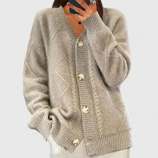 Solenyahh | Comfortable Cardigan Image