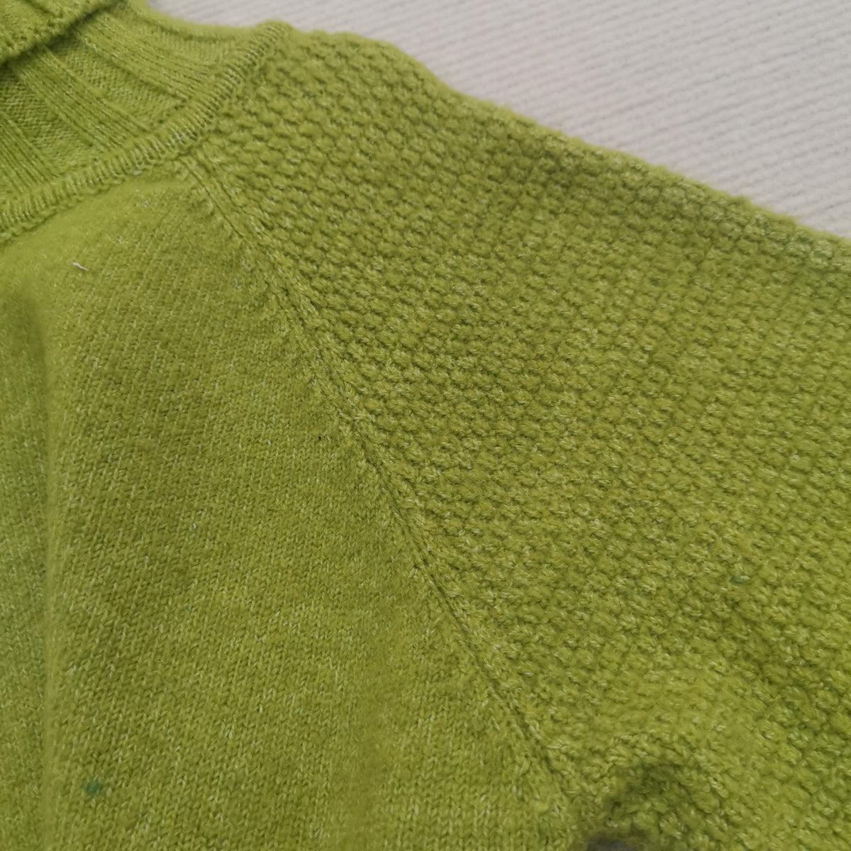 Women's Oversized Turtleneck Jumper with Ribbed Cuffs Image